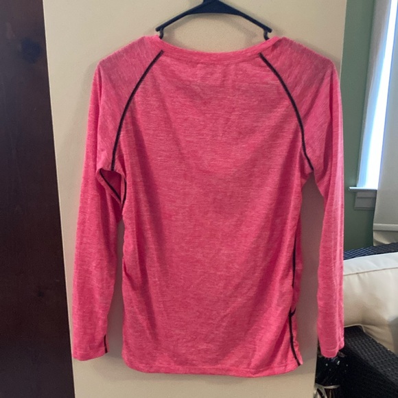 NWOT
Bundle of 2 Dri fit long sleeve shirts - Picture 3 of 5